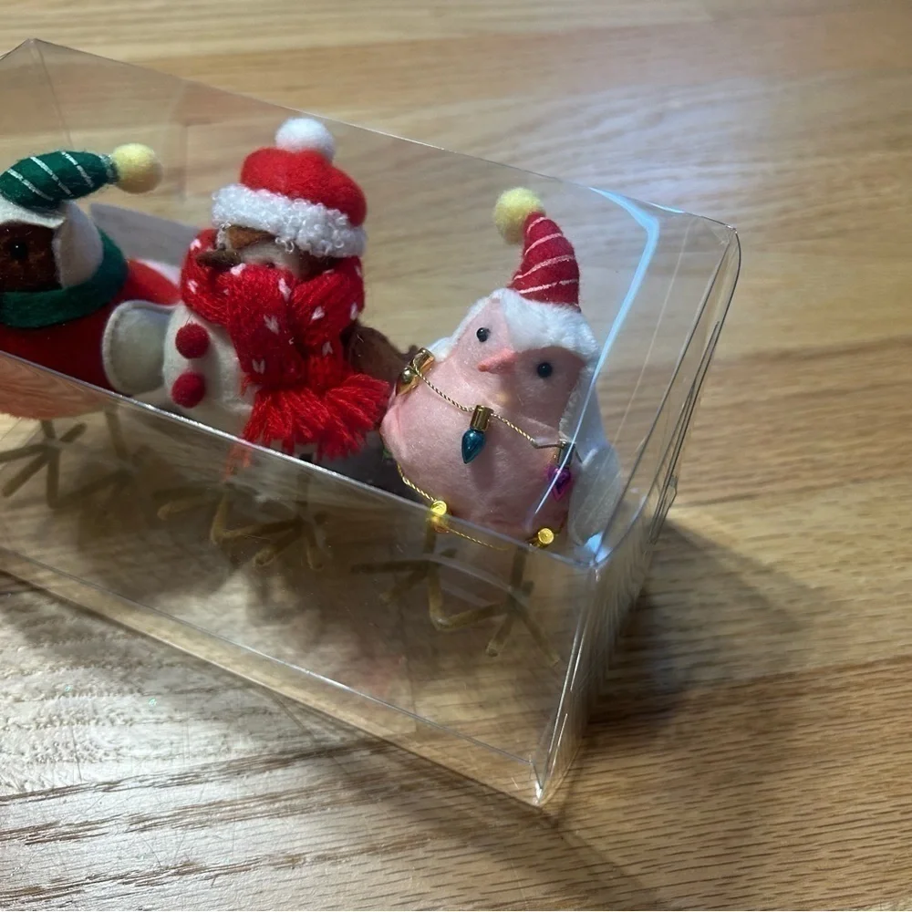 Featherly Friends 2023 Christmas 3 Pack Lights Scarf Elf Bird Figure Wondershop